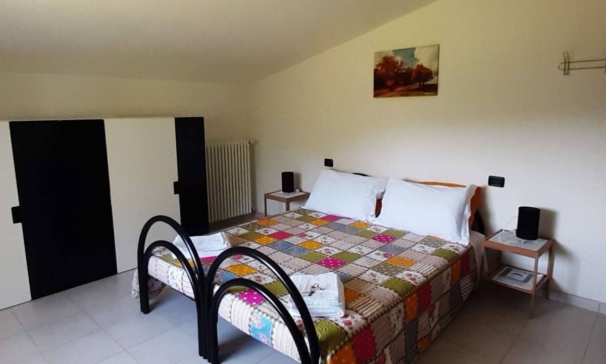 Compiano Apartment | Ferienzimmer in Tolasudolsa Zimmer Frühstück by Interhome