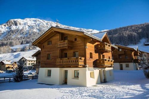 Valtellina Apartment | Fiori Blu