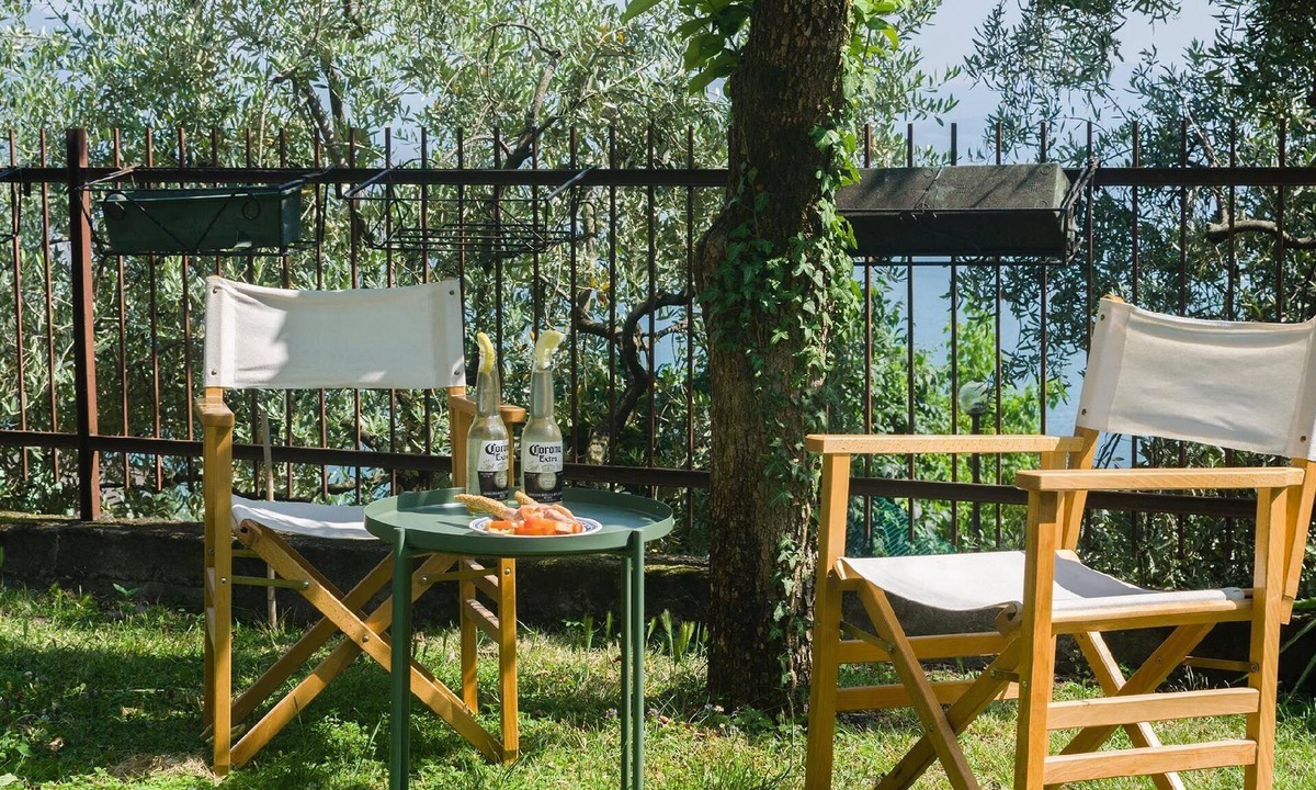 Zorzino Apartment | Flat 'Descent to Lake' with water view