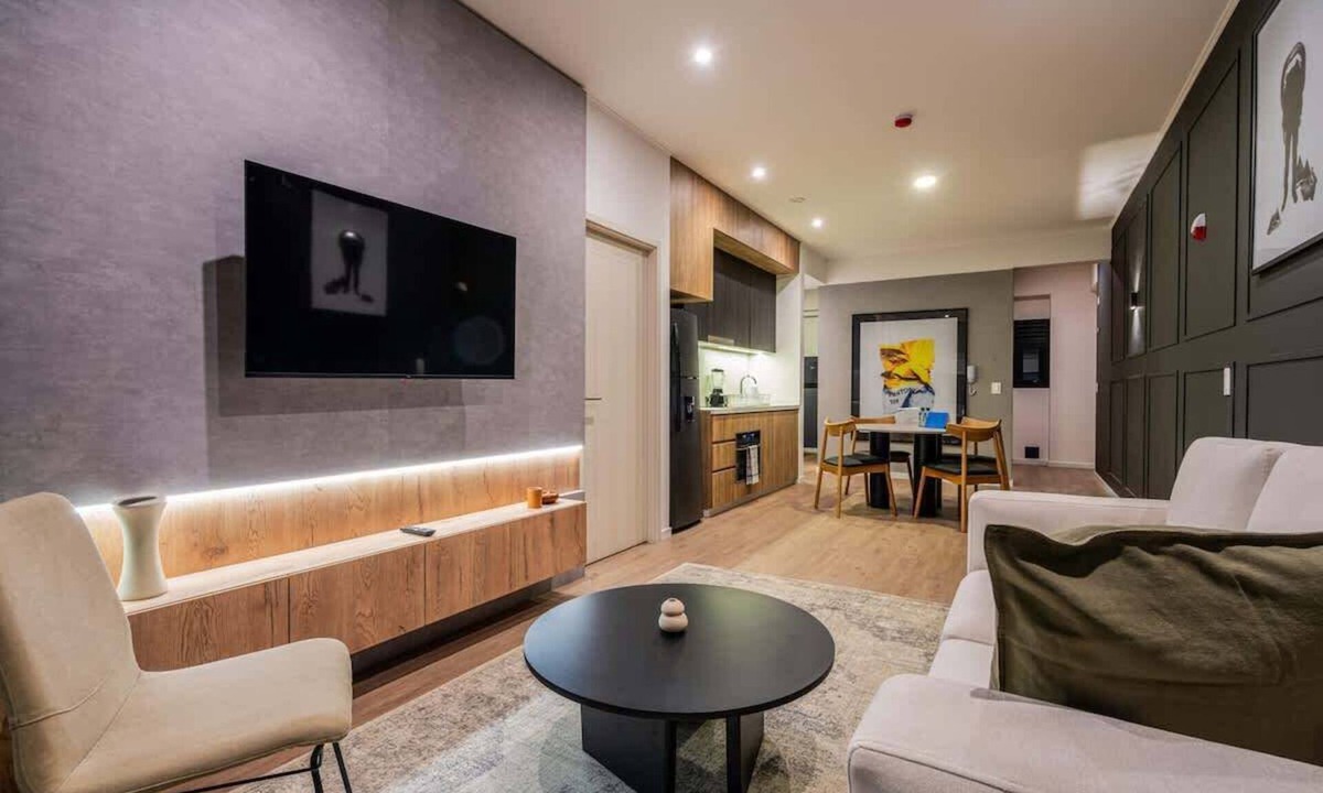 Reducto Apartment | Geko | Stylish 2BR Steps from the Malecón