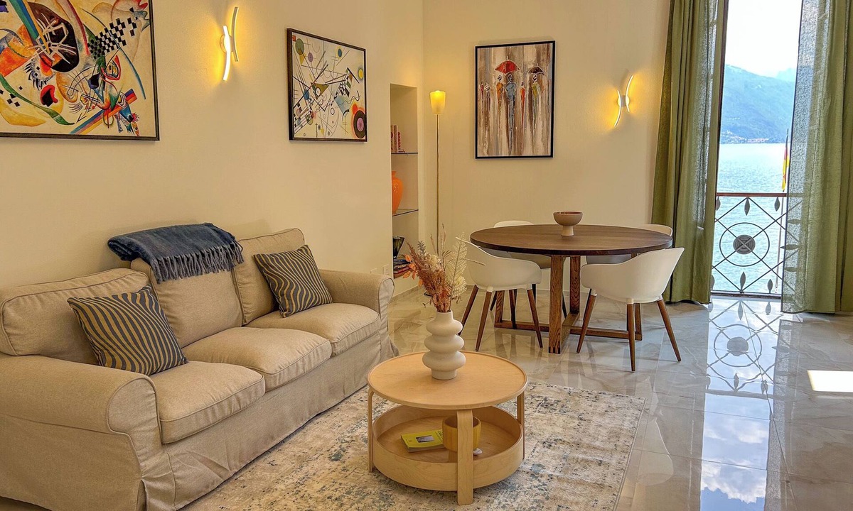 Dongo Apartment | Giulia elegant vacation apartment directly on Lake Como