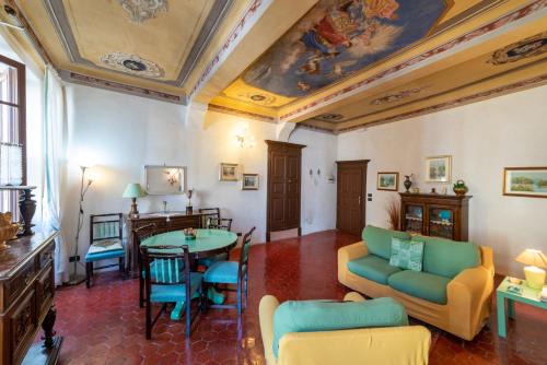 Castel Vittorio Apartment | GuestHost - Exploring Liguria! Castelvittorio Apartments