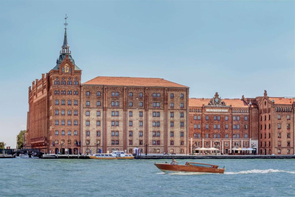 Molina Hotel | Hilton Molino Stucky Venice