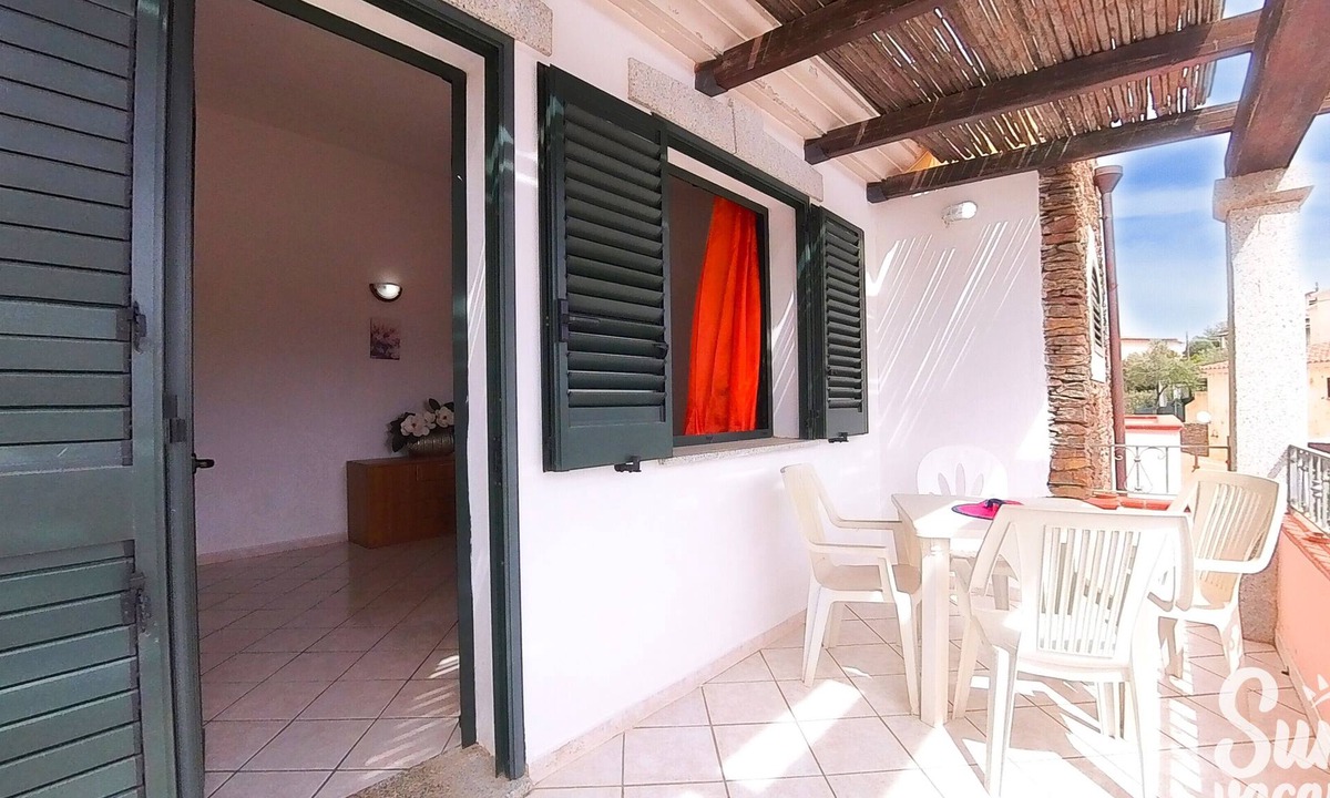Limpiddu House | Holiday Home 'Limpiddu 4' with Mountain View, Shared Garden and Balcony