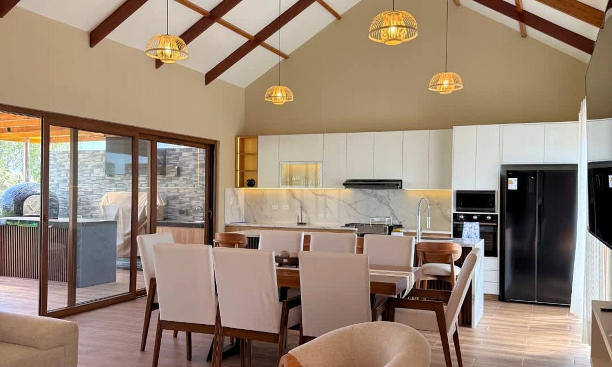 Ica Villa | HOP Paradise Modern Luxury Near the Beach
