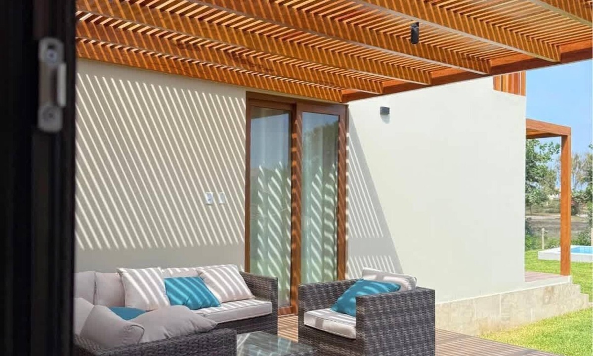 Ica Villa | HOP PARADISE · Modern Luxury Near the Beach