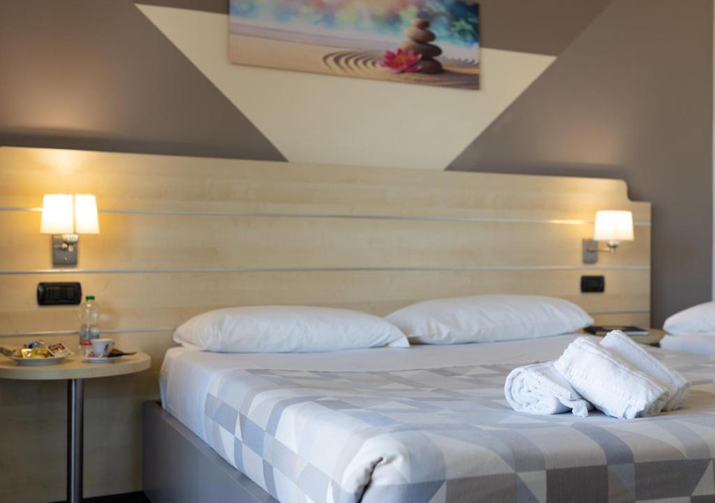 Ponte Taro Hotel | Hotel Giallo