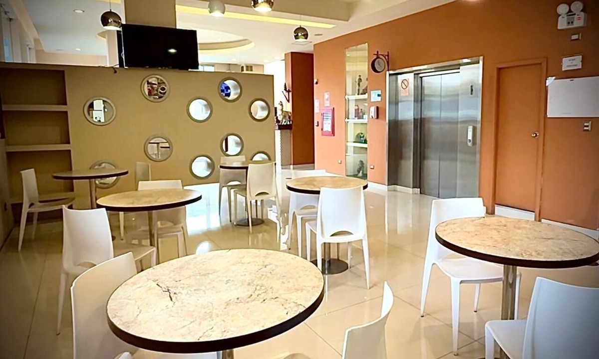 La Victoria Hotel | Hotel Reyna