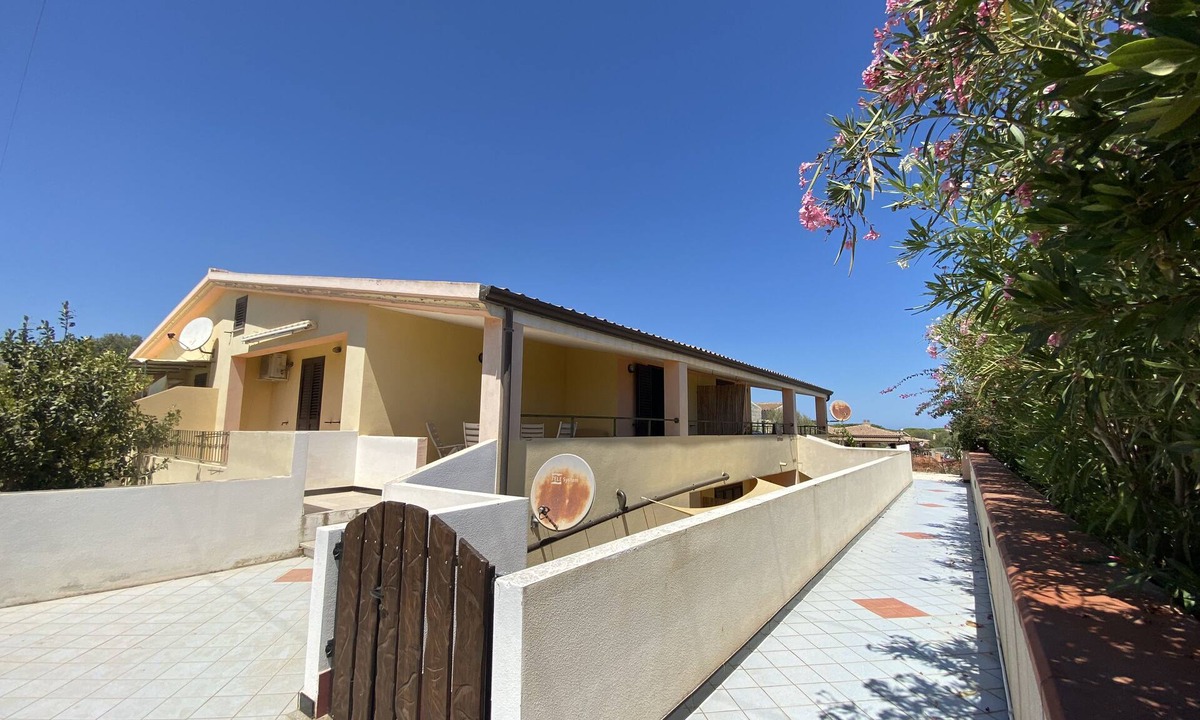 Iscra e Voes Apartment | House in Sa Petra Ruja, a stone's throw from pine forest and sea