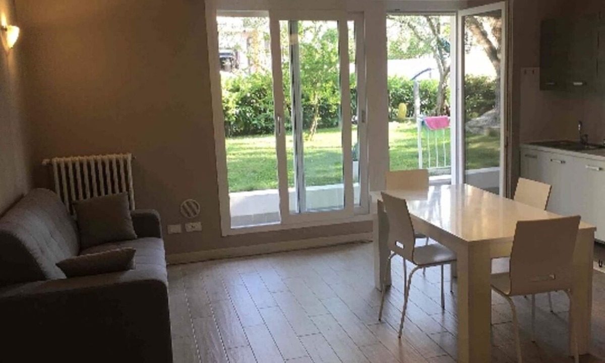 Rivoltella Apartment | House With Olives - The Pomegranate, ground floor.