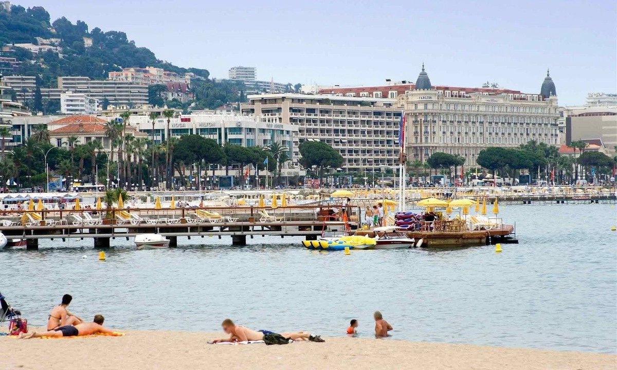 Carnot Hotel | ibis budget Cannes centre ville