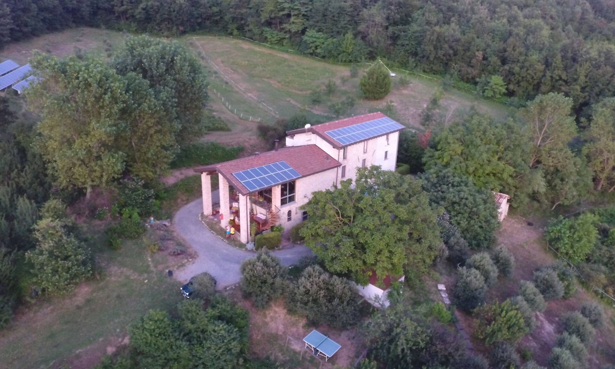 Pellegrino Parmense House | Independent accommodations for groups of 10 to 20 people with Common Kitchen and Pool
