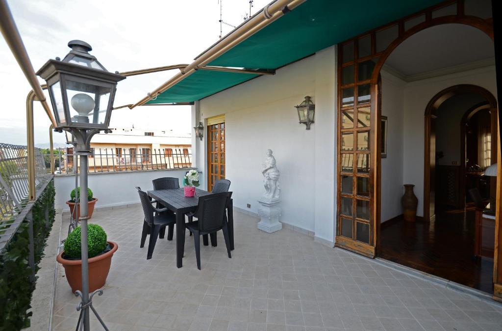 Cinecitta Apartment | LA TERRAZZA PARCO DEGLI ACQUEDOTTI