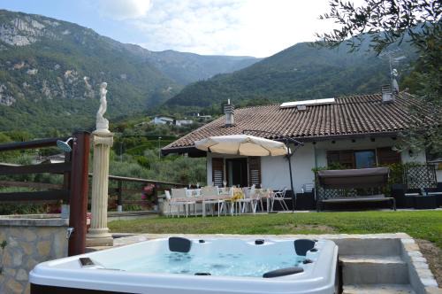 Bolognano-Vignole Bed & Breakfast | La Villa