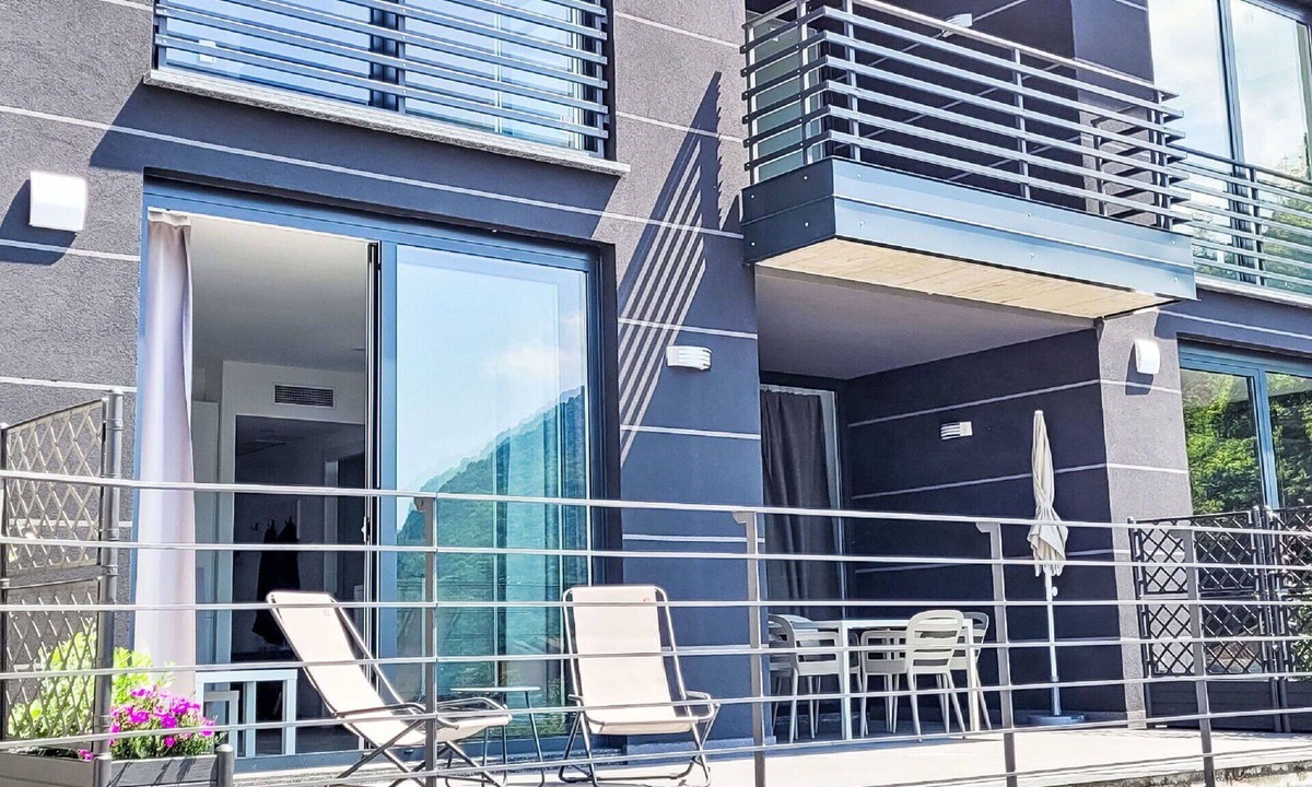 Nesso Apartment | Lovely apartment for 3 people with pool, A/C, WIFI, TV and terrace