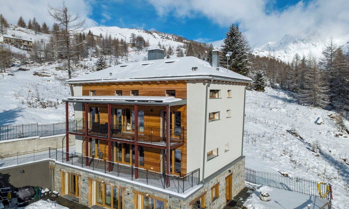 Madesimo Apartment | Lovely apartment for 6 guests with WIFI, TV and pets allowed