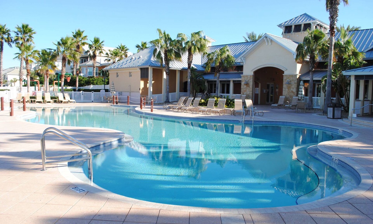 Palm Coast Condo | Make it a Star-Spangled Summer – Pools, Beach & Family Fun! 3 BDR 2 BA Sleeps 8