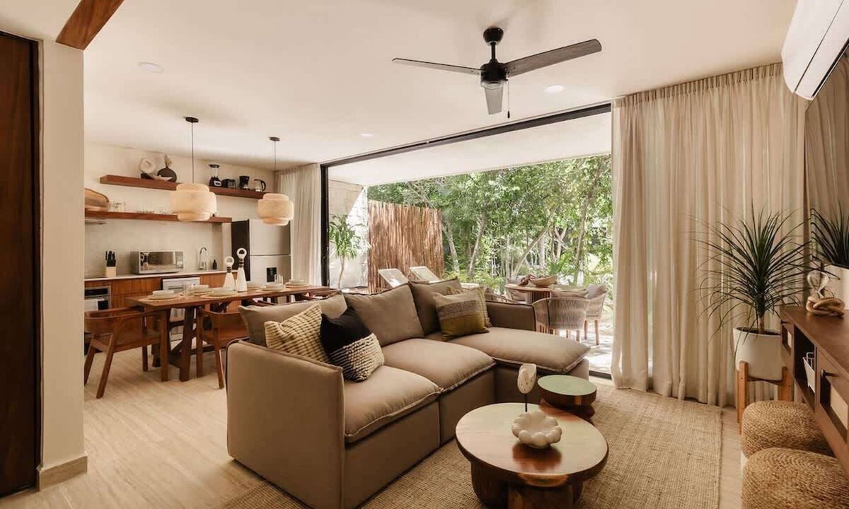 Playa Paraiso Condo | Makech Samsara Tropical Beach Club Access