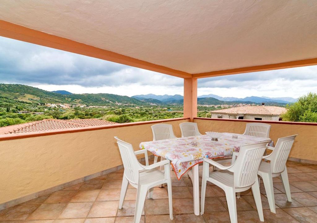 S'Iscala Apartment | Modern Holiday Apartment “Appartamento Teseo” with Mountain View, Wi-Fi, Air Conditioning, Garden, Terrace & Balcony; Parking Available
