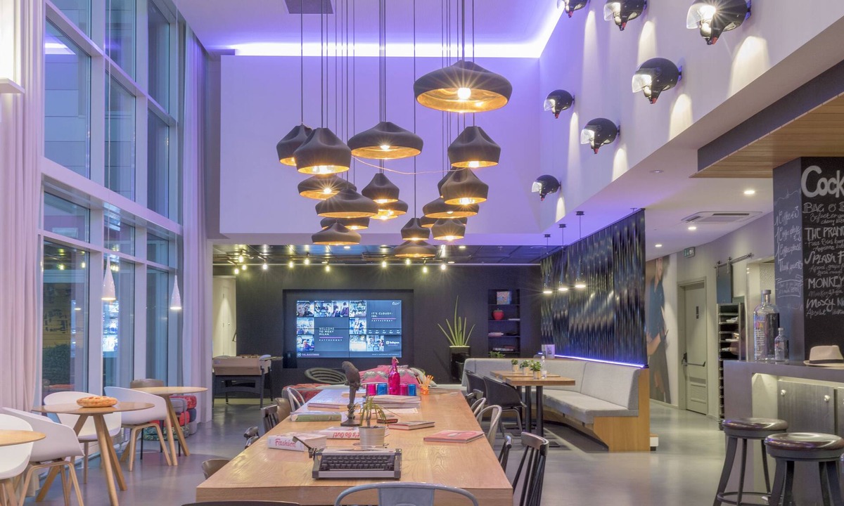 Somma Lombardo Hotel | MOXY Milan Malpensa Airport