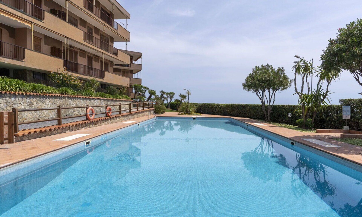 Santo Stefano al Mare Apartment | Nice apartment for 4 people with WIFI, A/C, pool, TV and balcony