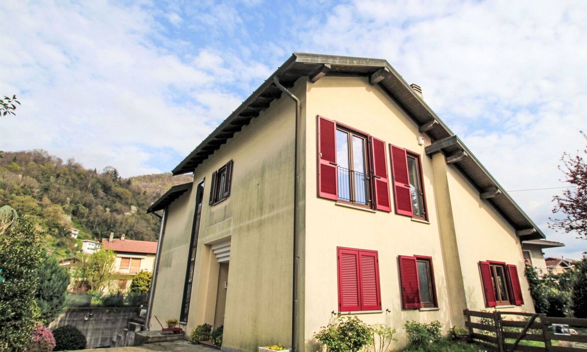 Maccagno Apartment | Nice apartment for 2 guests with WIFI, TV and balcony
