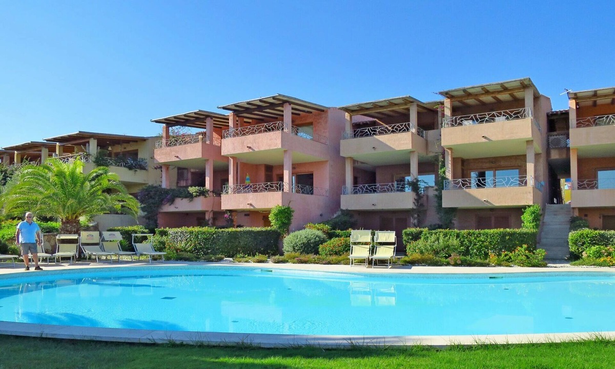 Porto Pozzo Apartment | Nice apartment for 6 people with WIFI, pool, A/C, terrace, pets allowed and parking