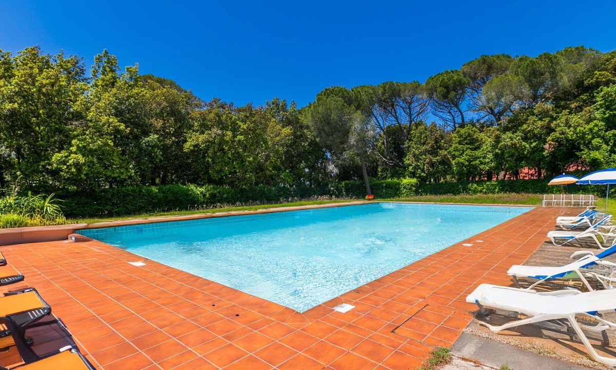 Rosignano Marittimo Apartment | Nice apartment for 7 people with pool, WIFI, TV and patio