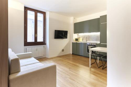 Zona Padova Apartment | Nolo studio walking distance from Loreto e Corso Buenos Aires