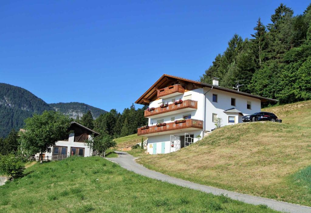 Tesimo Apartment | One-Bedroom Apartment in Tisens I