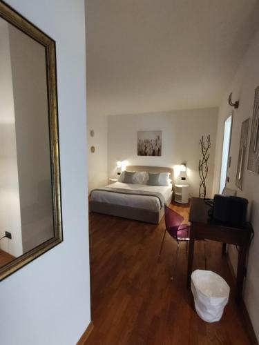 Vercelli House | Palazzo Cusani Charming Rooms