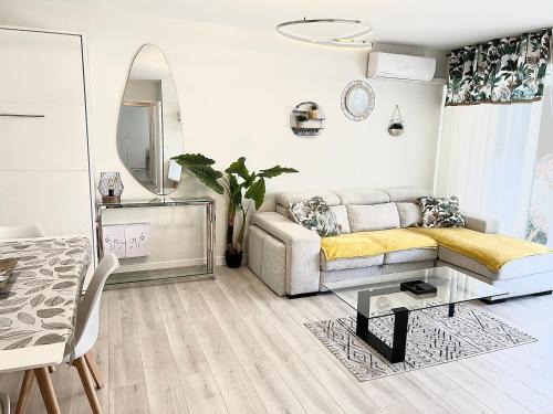 Prado - Republique Apartment | Paradistay