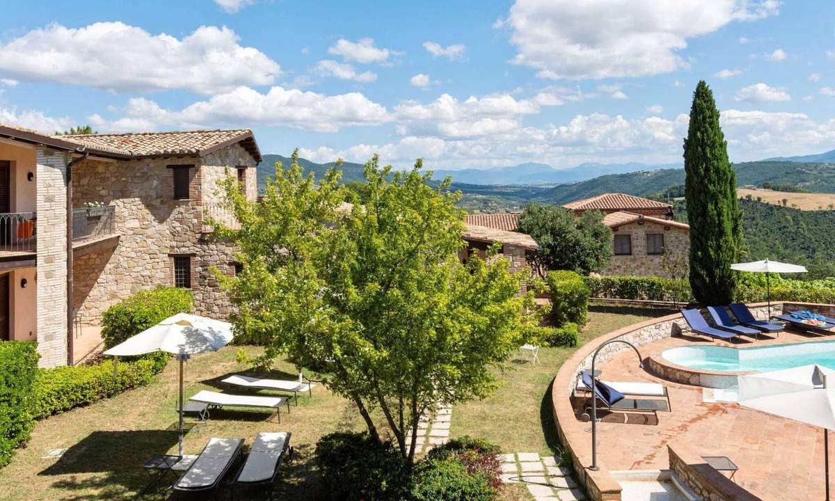 Canalicchio Villa | Peaceful Stay in Collazzone Hills