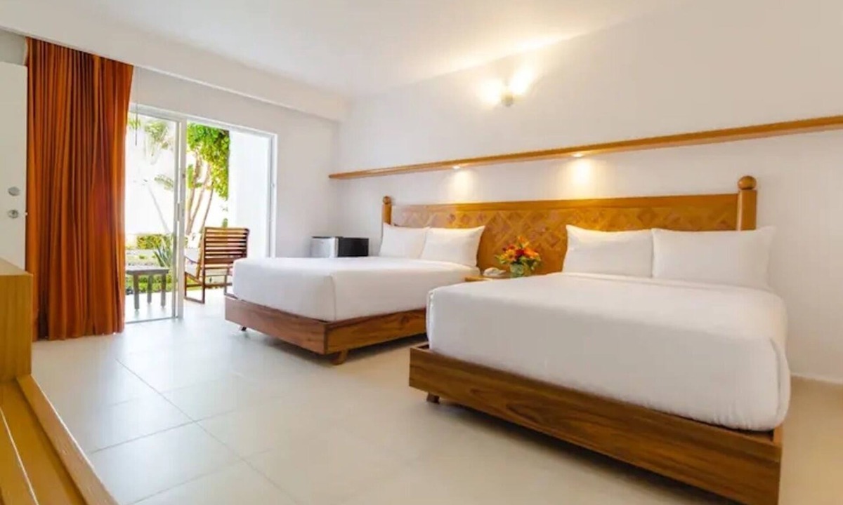 Punta Cancun Hotel | Perfect for Beach Getaways| Standard 1BR | Beachscape Kin Ha