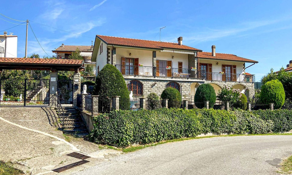Maissana Apartment | Pet friendly apartment in Cembrano with WiFi