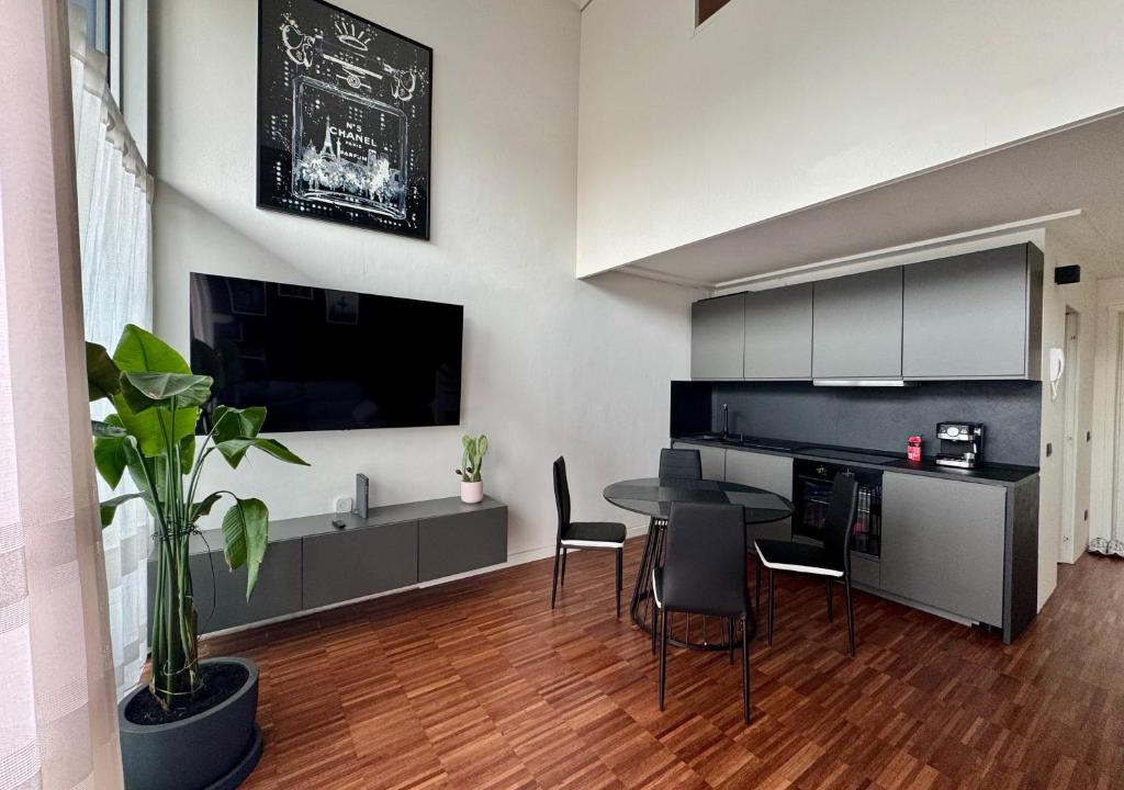 Crescenzago Apartment | Private Luxury Loft