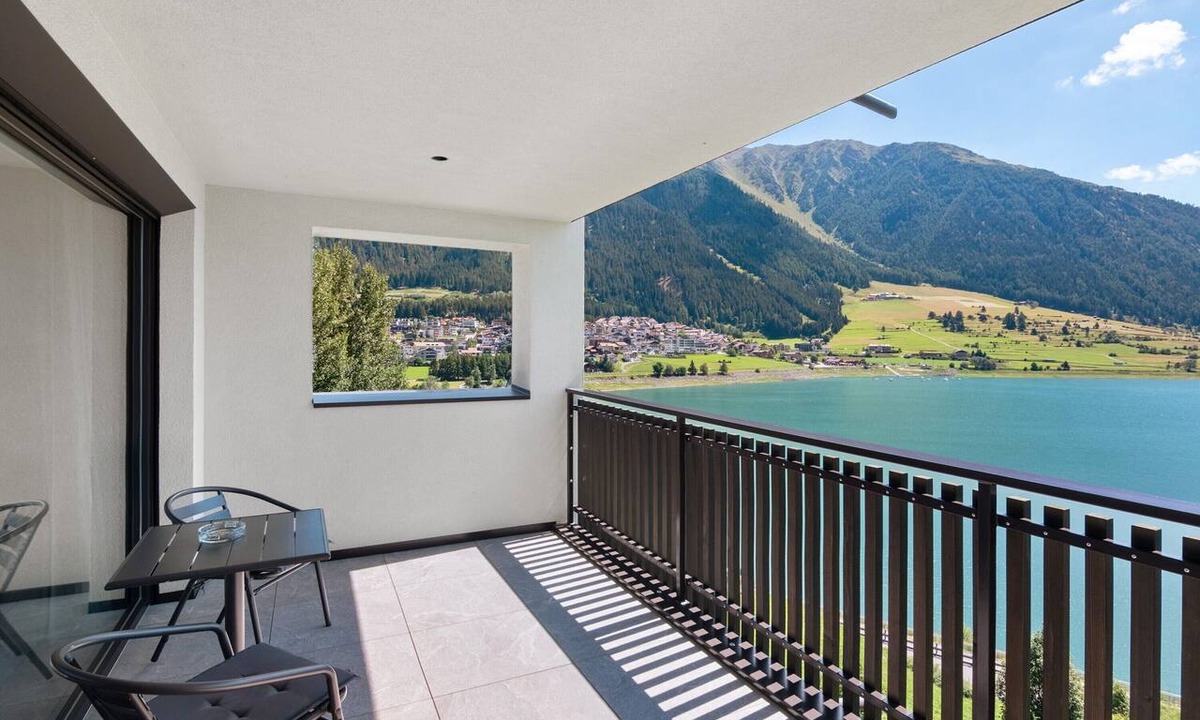 Resia Apartment | Residence Froy Apartment 1 – Lake View, Whirlpool & Breakfast Included