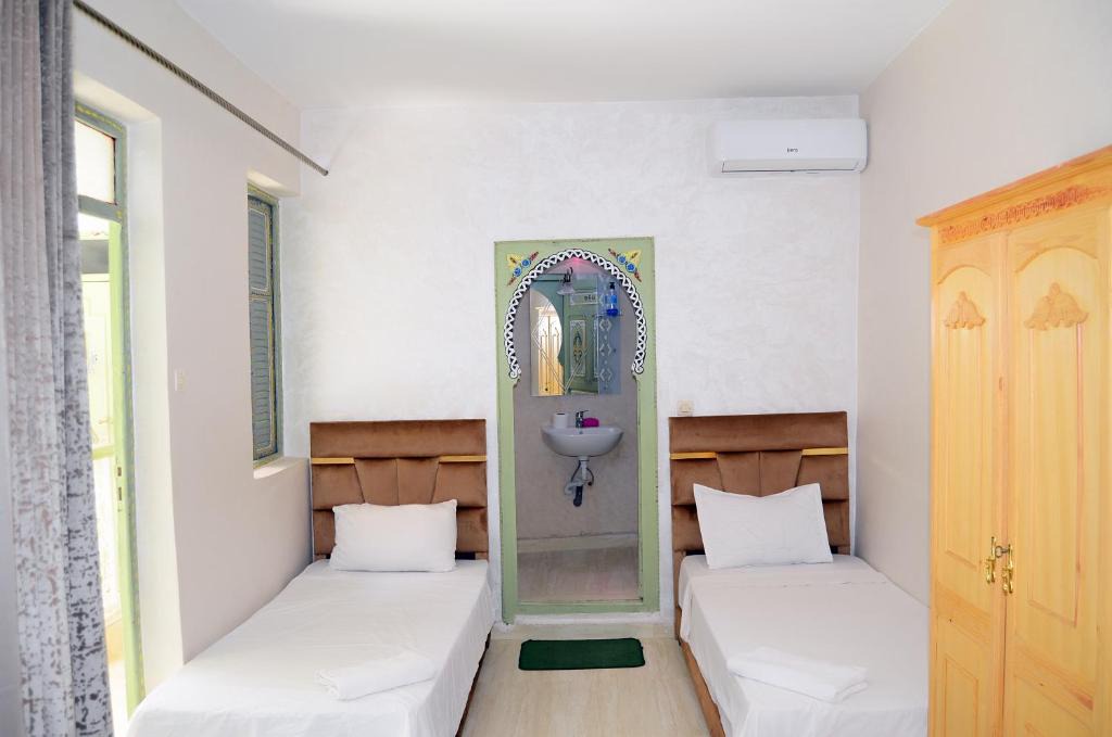 Zaouia Sidi Rhalem House | Riad Dar Lokman