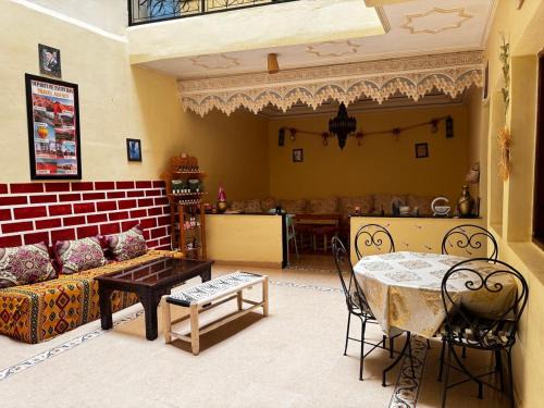Mechouar-Kasbah Hostel | Riad dar Malak