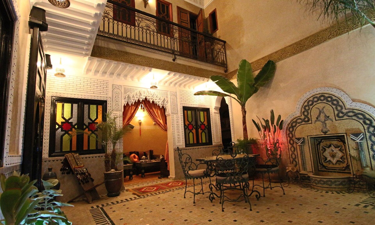 Kbour Chou House | Riad Makene Mouchkill