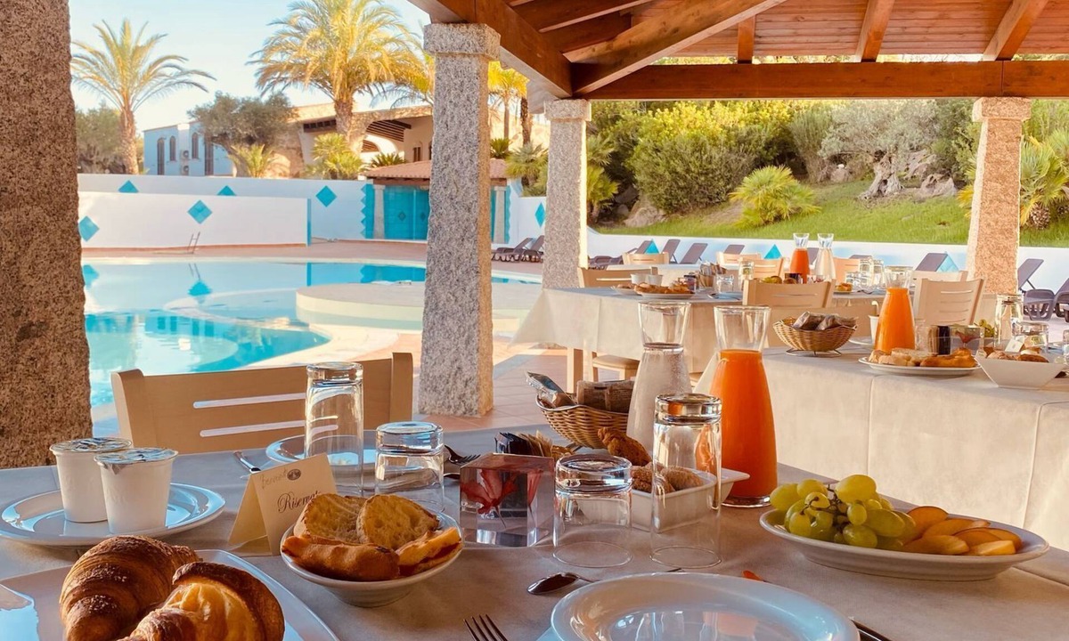 Sant'Antioco Hotel | rocce antiche resort