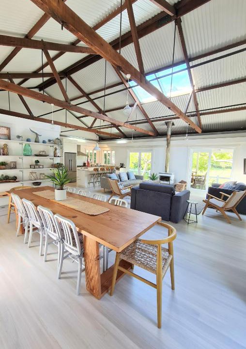 Patonga House | Rock Davis Luxury Beachouse - 100mtrs to Beach