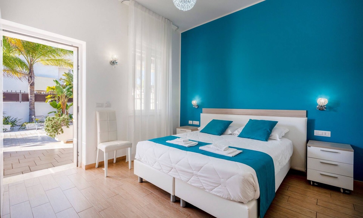 Torre Canne Apartment | Room 6 with Shared Garden