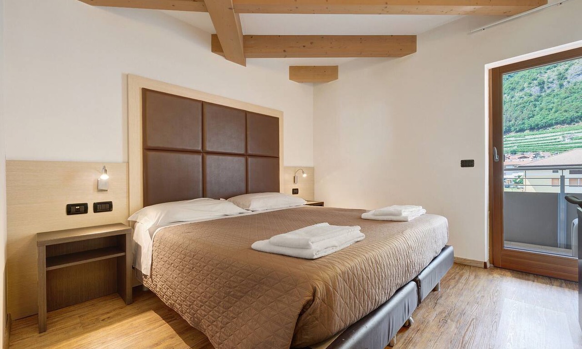 Mori Apartment | Room 'Camera Matrimoniale 202' with Mountain View, Wi-Fi and Air Conditioning