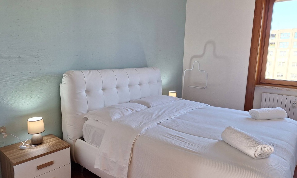 Greco Apartment | Spacious 3BR for 6 - Open Views, Easy Access to City Center - Families and Work