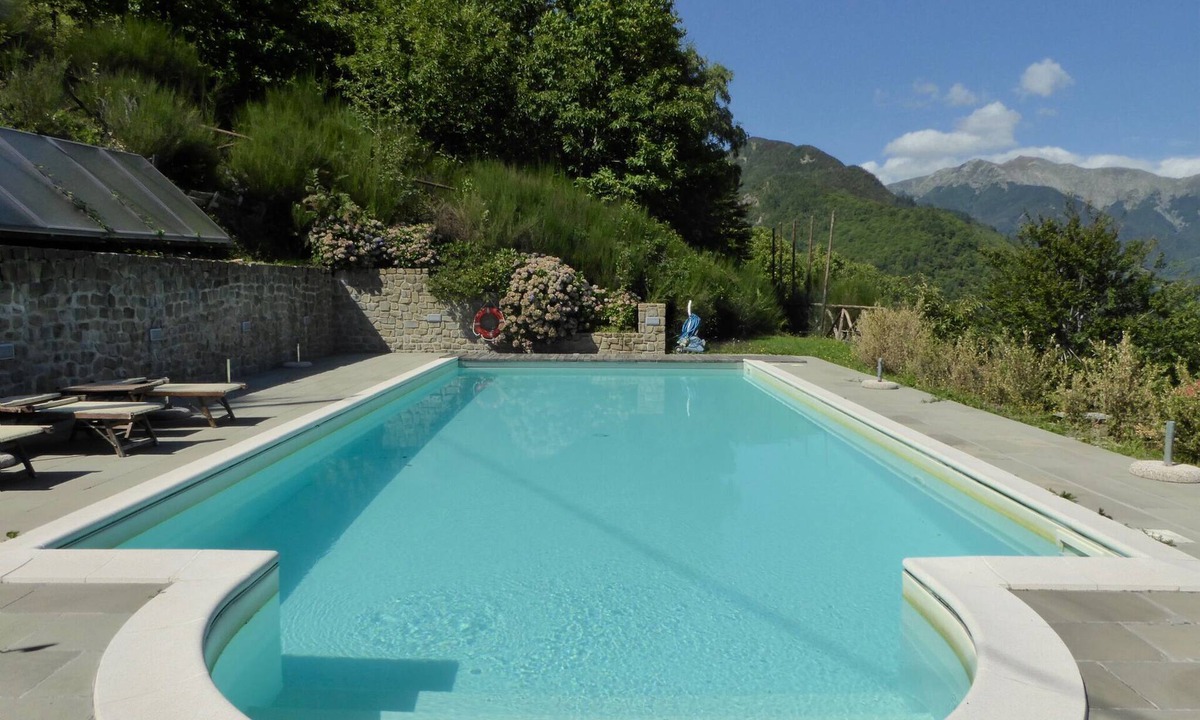 Cutigliano Ski Chalet | Spacious Chalet in Cutigliano with Swimming Pool