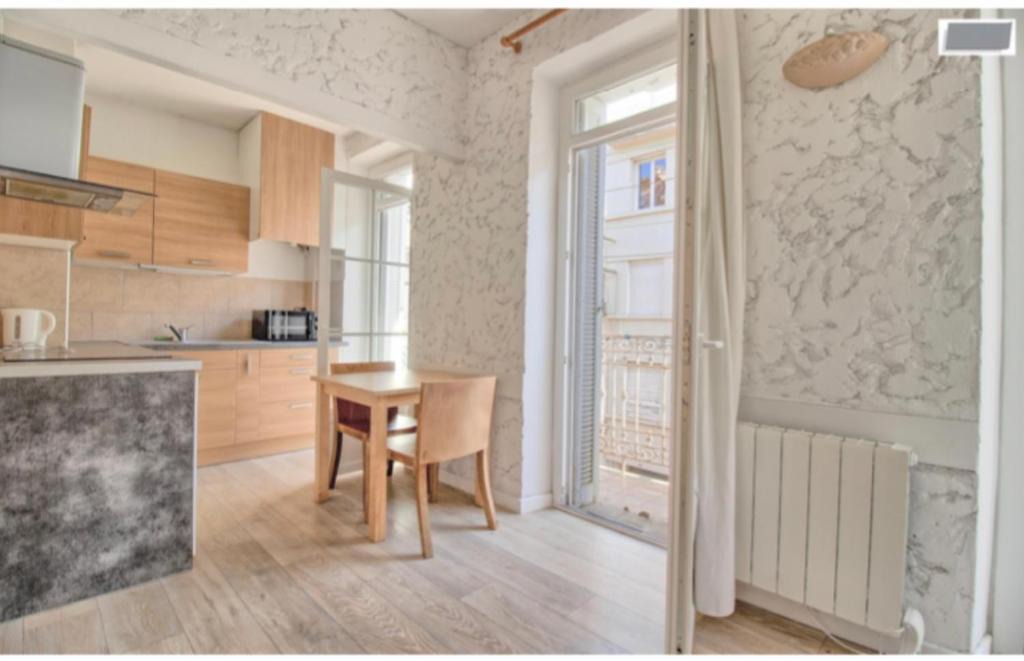 Le Mourillon Apartment | Studio équipé-climatisé avec balcon au Mourillon à 20m de la plage