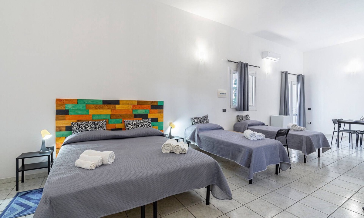 Noto Apartment | Studio 'Arancia - Fiumara Val Di Noto' with Mountain View, Wi-Fi and Air Conditioning