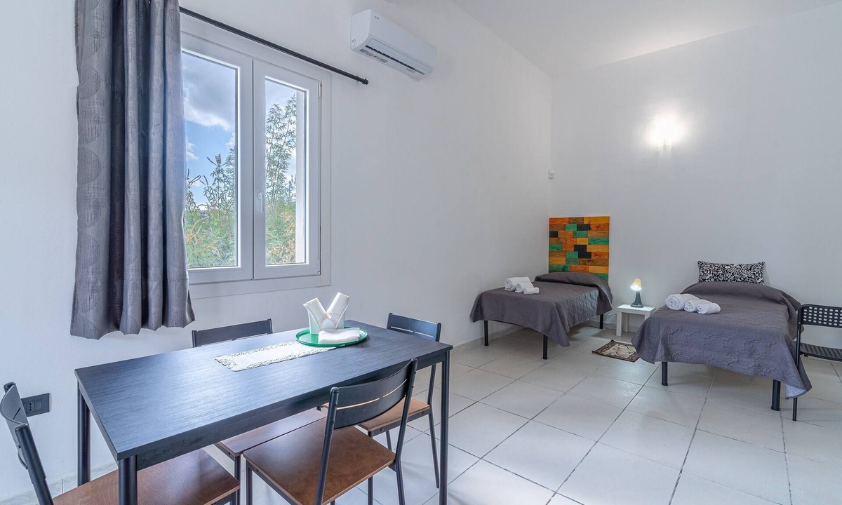 Noto Apartment | Studio 'Basilico - Fiumara Val Di Noto' with Mountain View, Wi-Fi and Air Conditioning