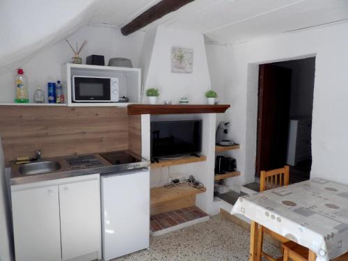 Eyguieres Apartment | Studio chez Steph
